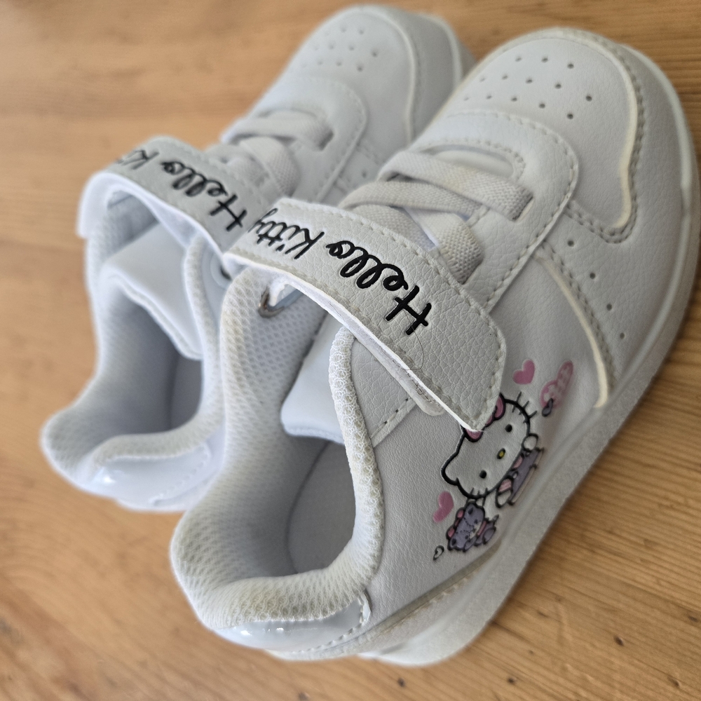 Hello Kitty White Sneakers with Logo and Lace-Up Design